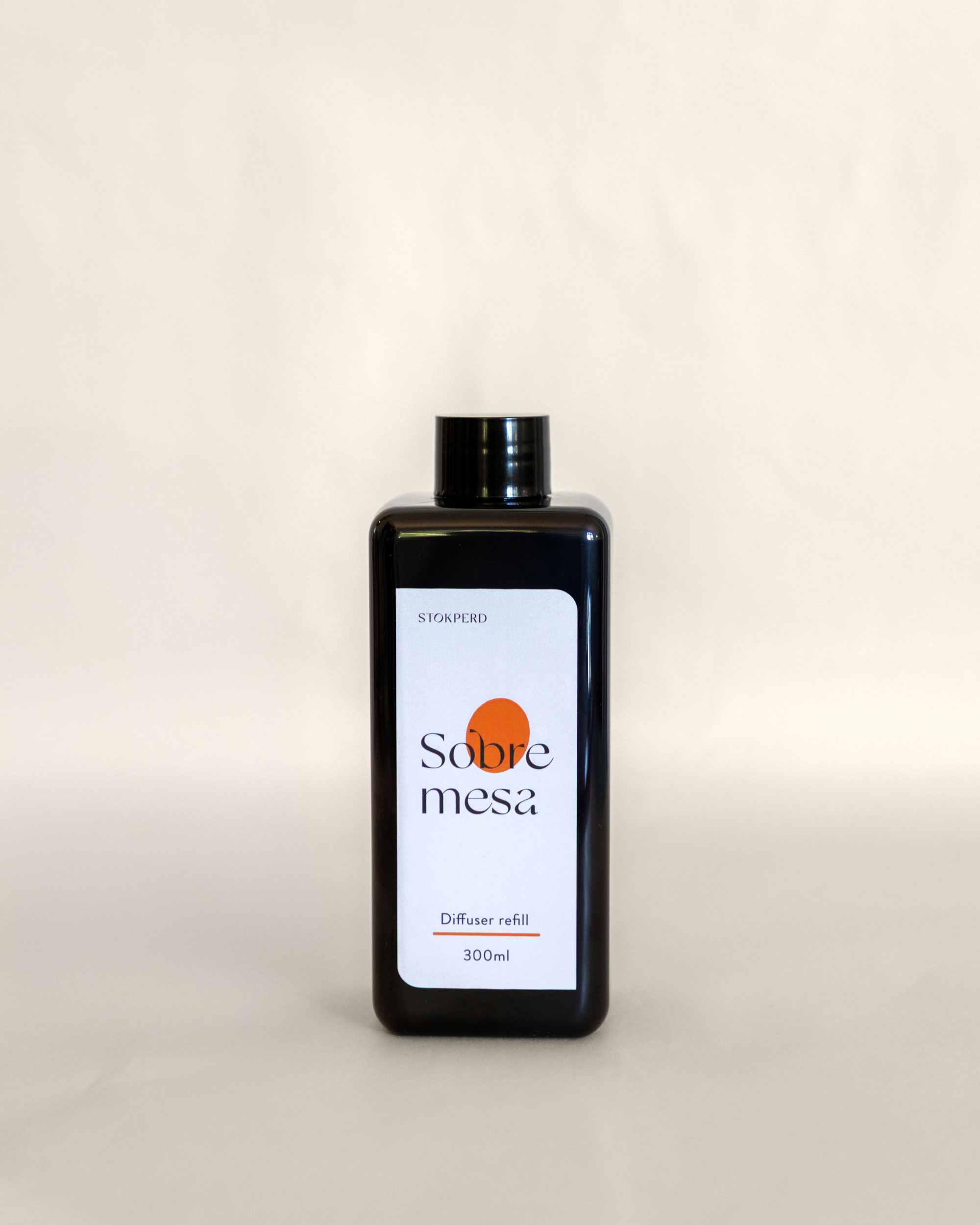 diffuser-refill-sobre-mesa